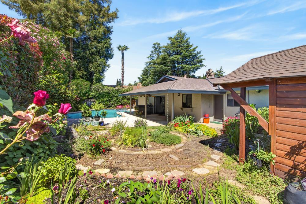 9746 Mira Del Rio Drive