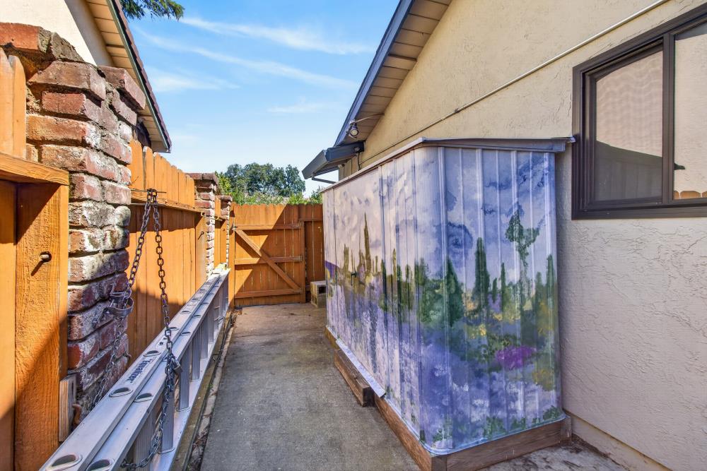 9746 Mira Del Rio Drive