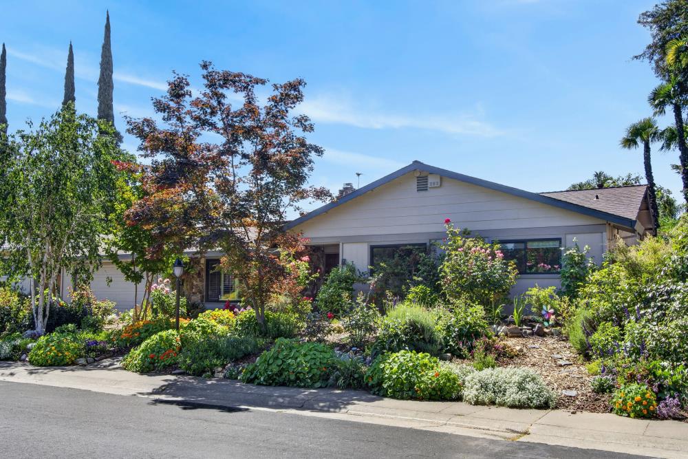 9746 Mira Del Rio Drive