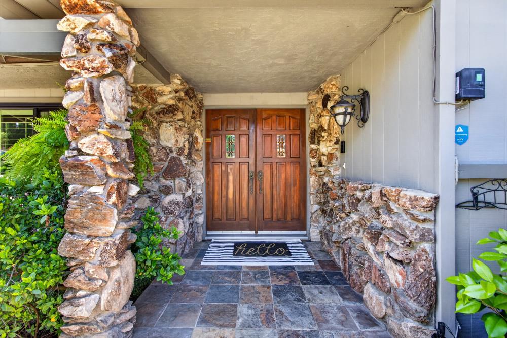 9746 Mira Del Rio Drive