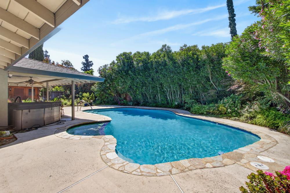 9746 Mira Del Rio Drive