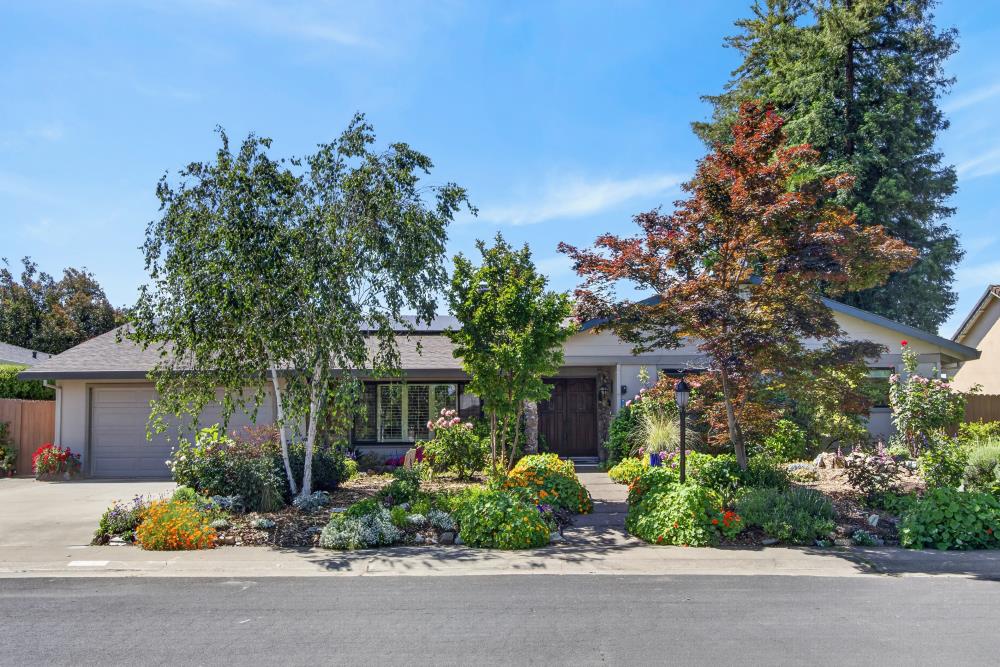9746 Mira Del Rio Drive
