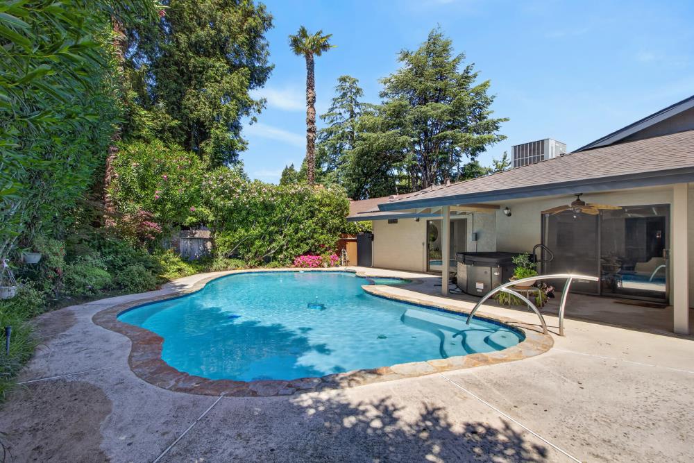 9746 Mira Del Rio Drive