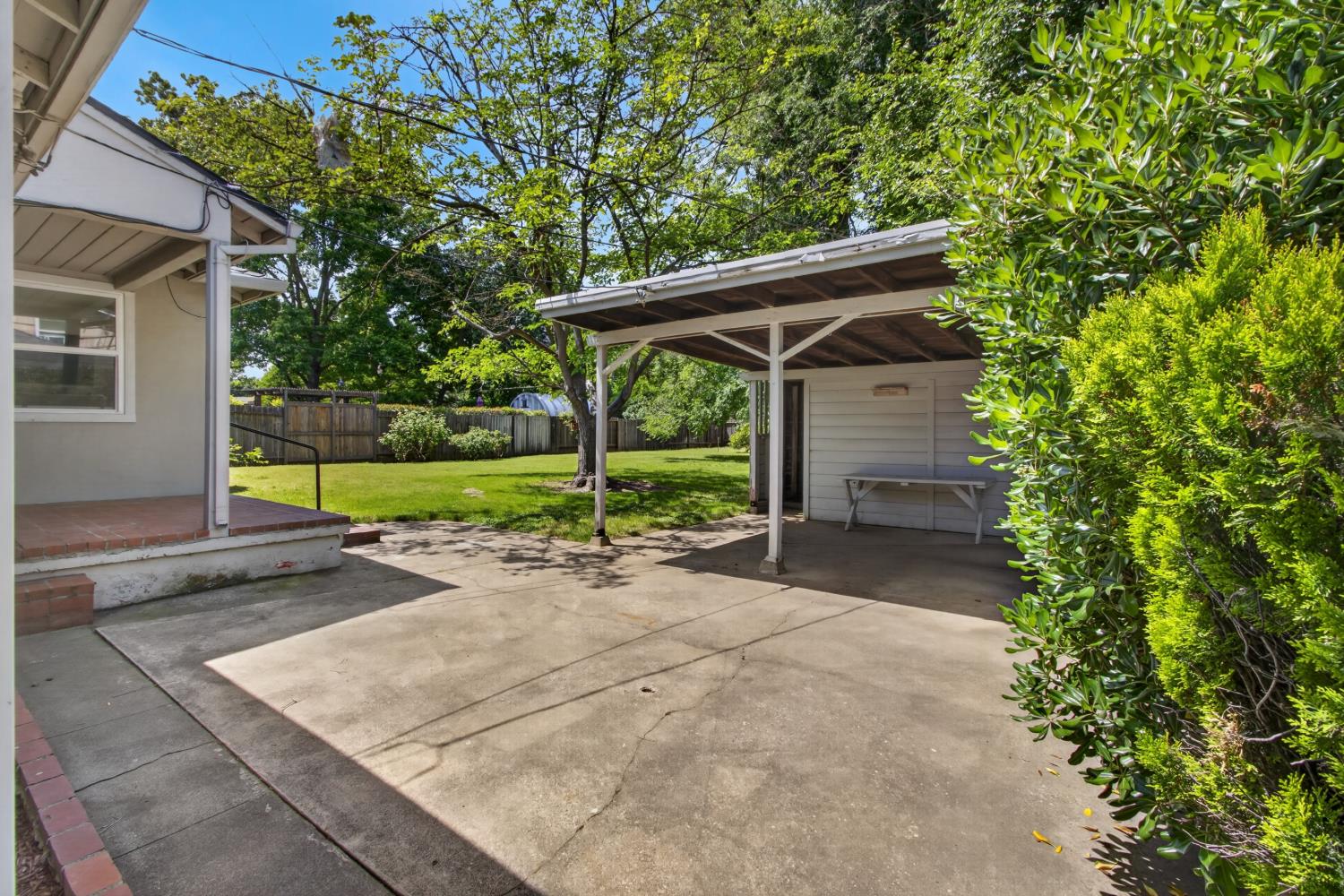 1515 Los Molinos Way