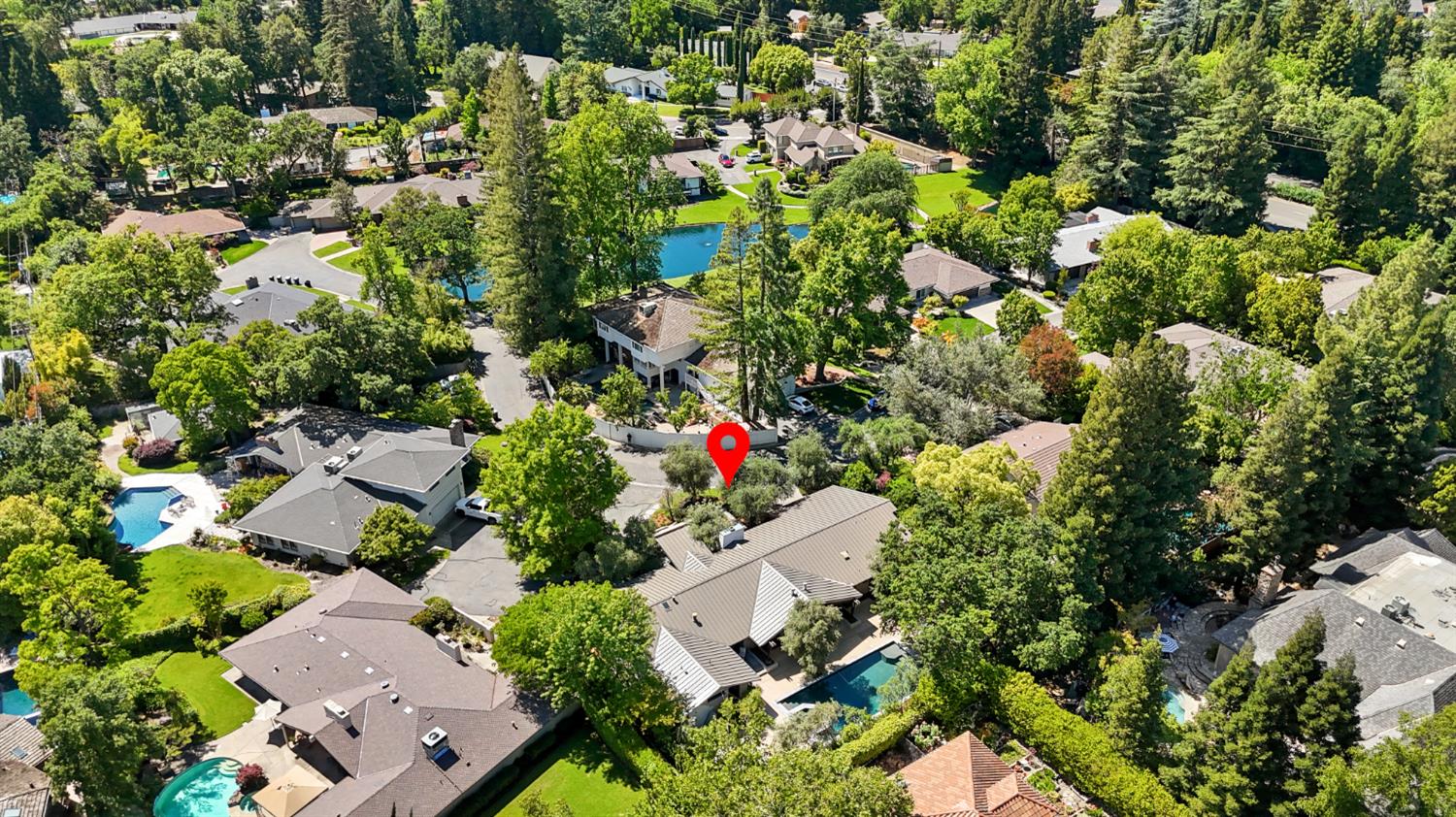 640 Lake Wilhaggin Drive