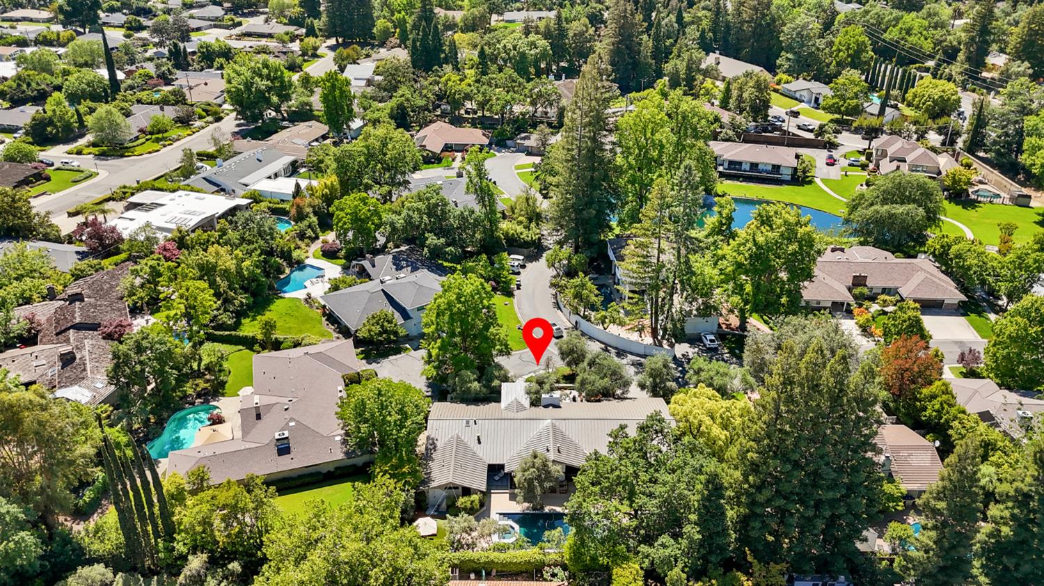 640 Lake Wilhaggin Drive