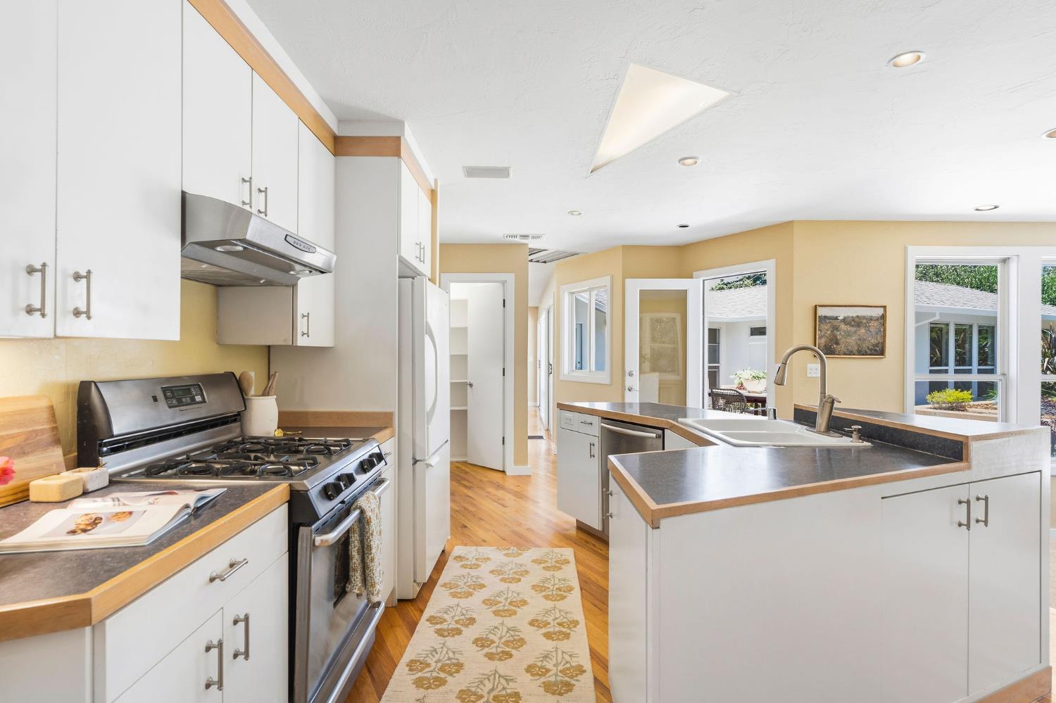 3831 San Ysidro Way