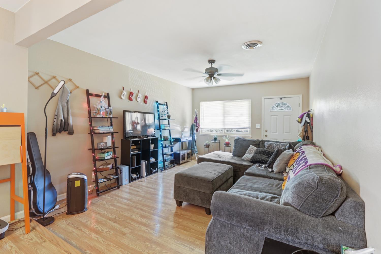 2787 Kerria Way