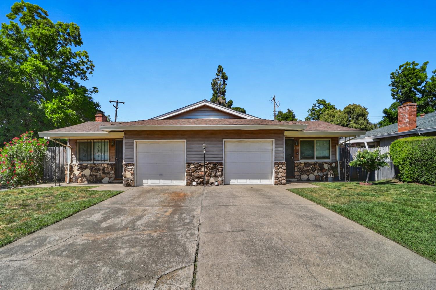 2787 Kerria Way
