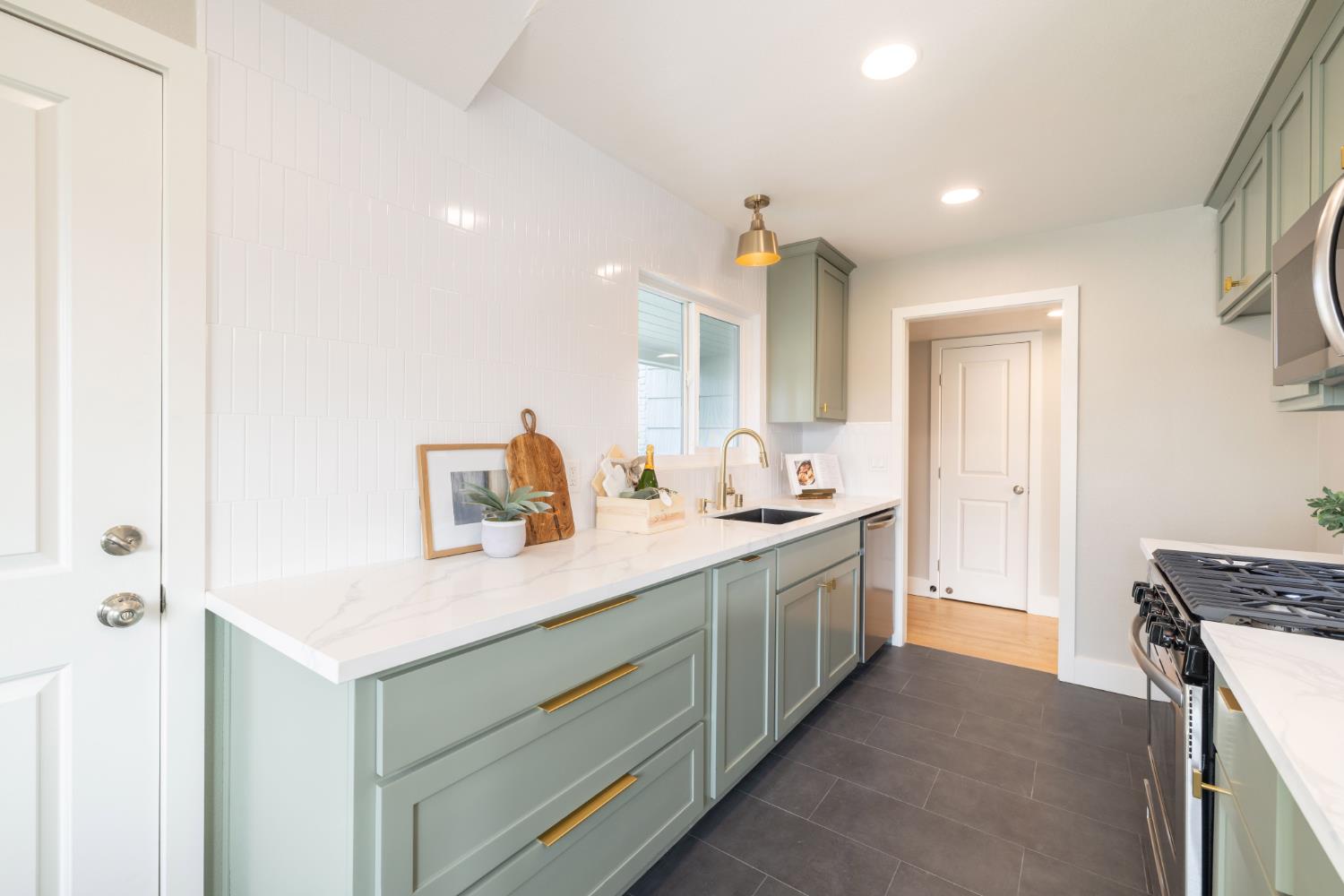 4604 Morpheus Lane