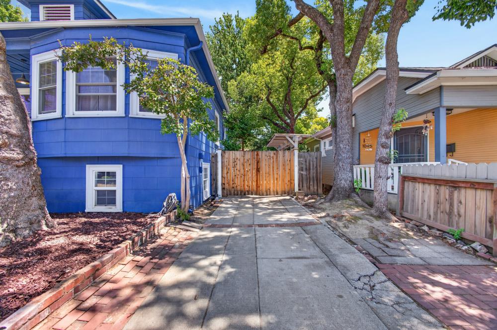 1035 34th Street