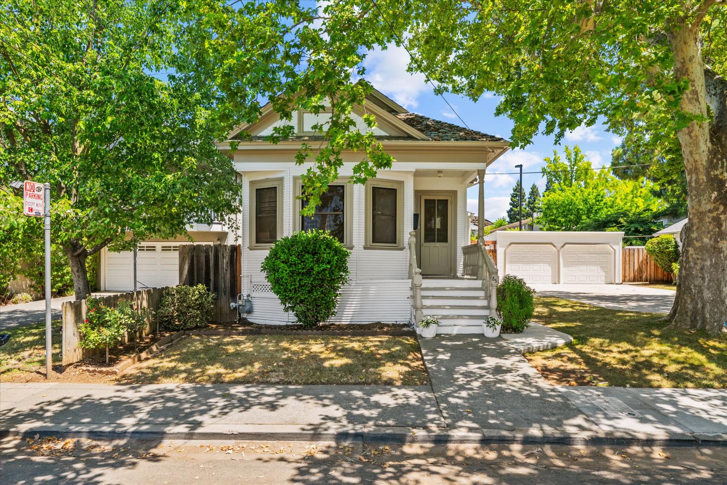 851 38th Street