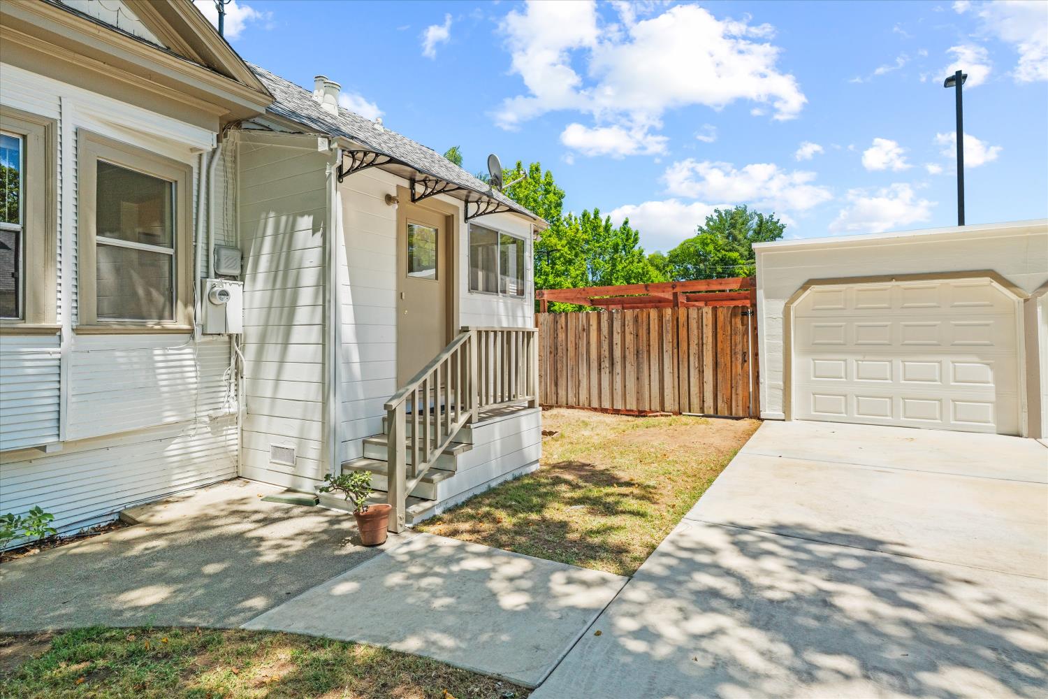 851 38th Street