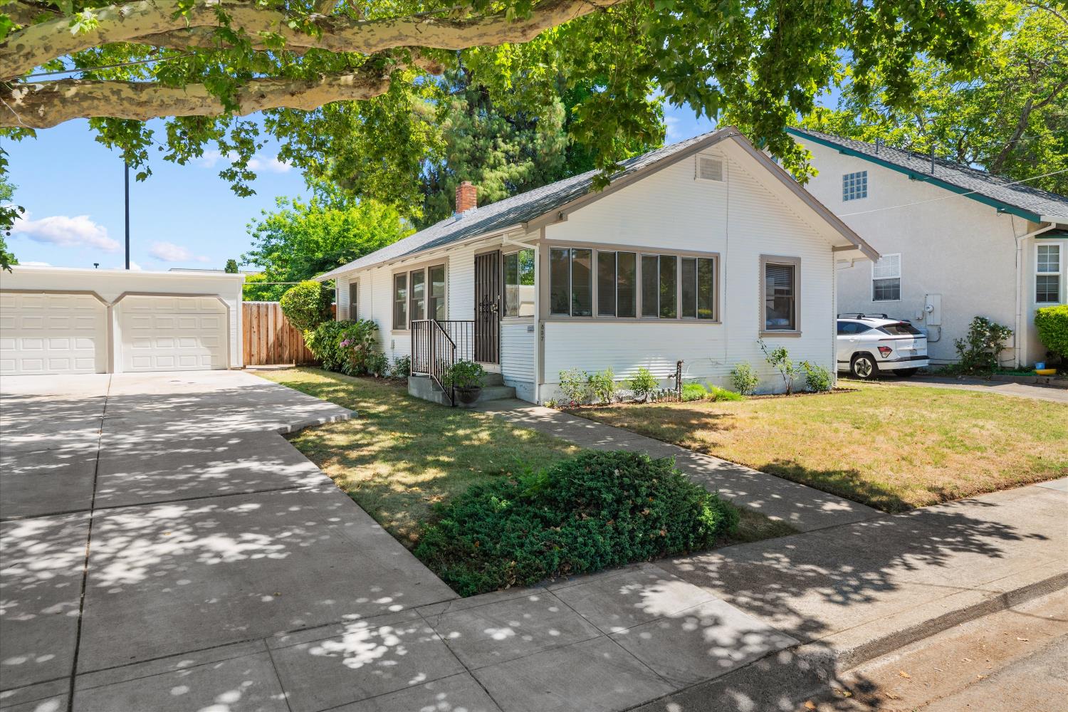857 38th Street