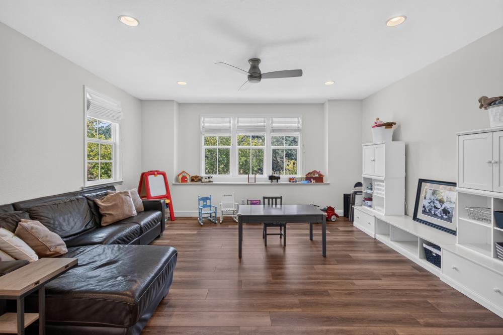 4823 Macardy Court