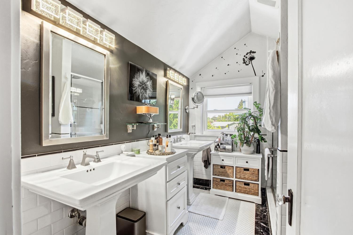 3006 Clairidge Oak Court