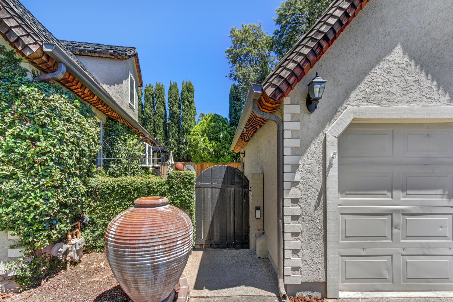 3006 Clairidge Oak Court