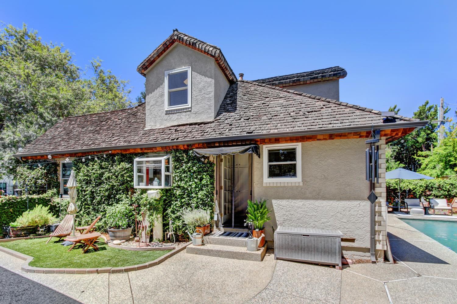 3006 Clairidge Oak Court