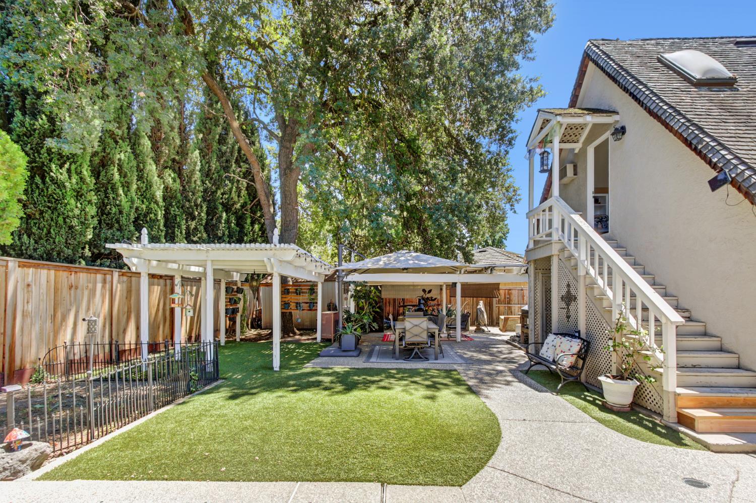 3006 Clairidge Oak Court