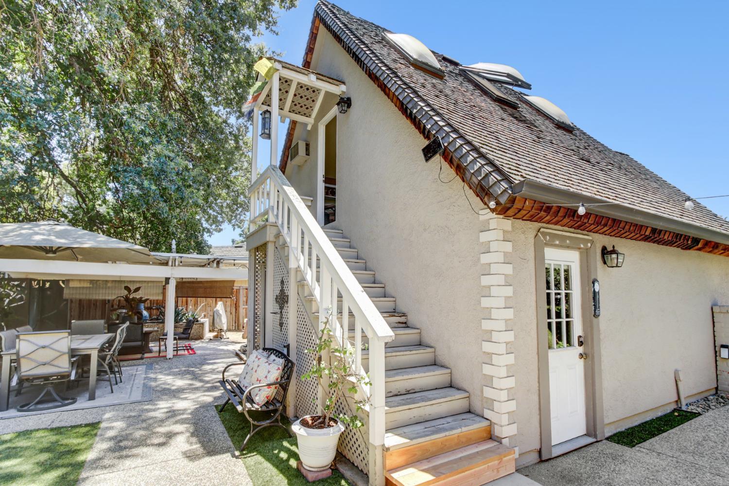 3006 Clairidge Oak Court
