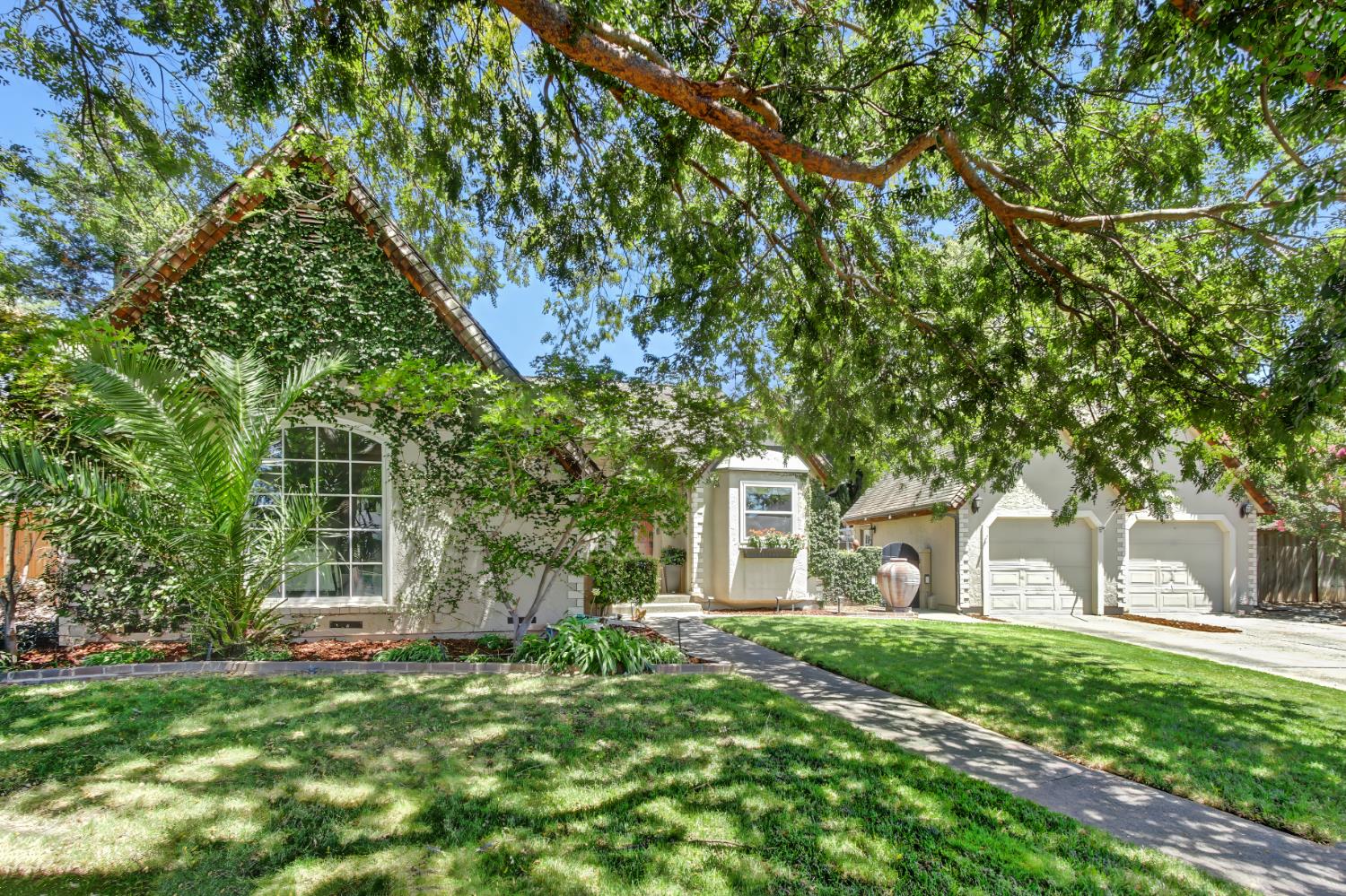 3006 Clairidge Oak Court