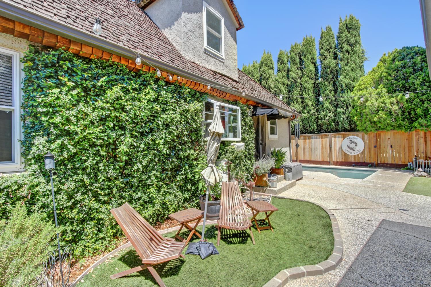 3006 Clairidge Oak Court