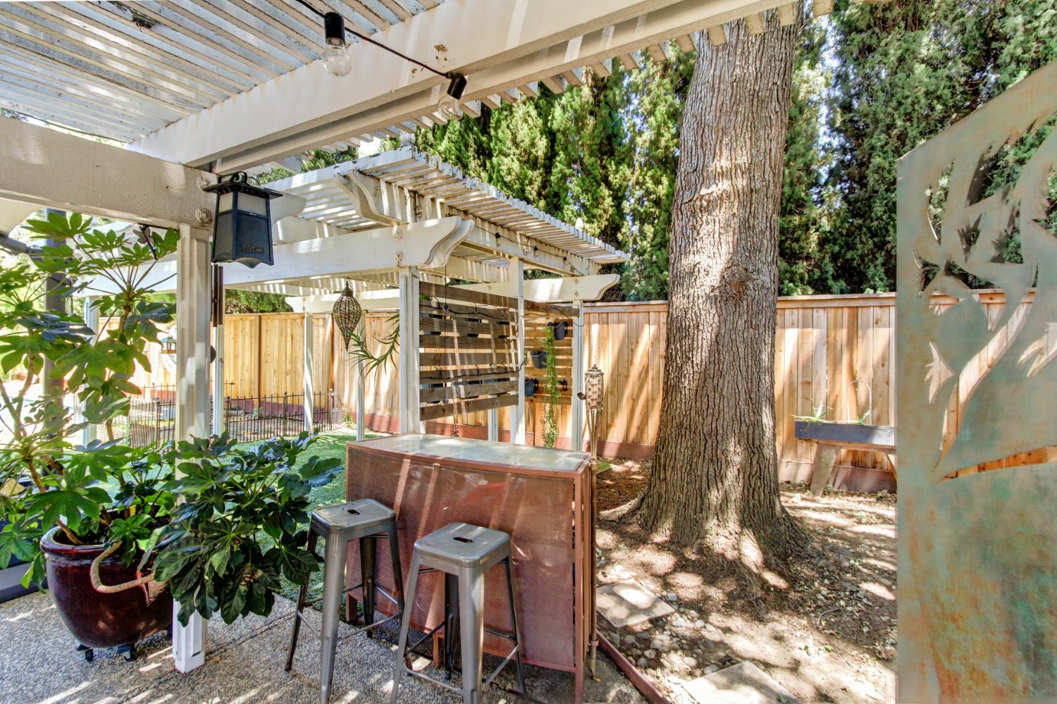 3006 Clairidge Oak Court