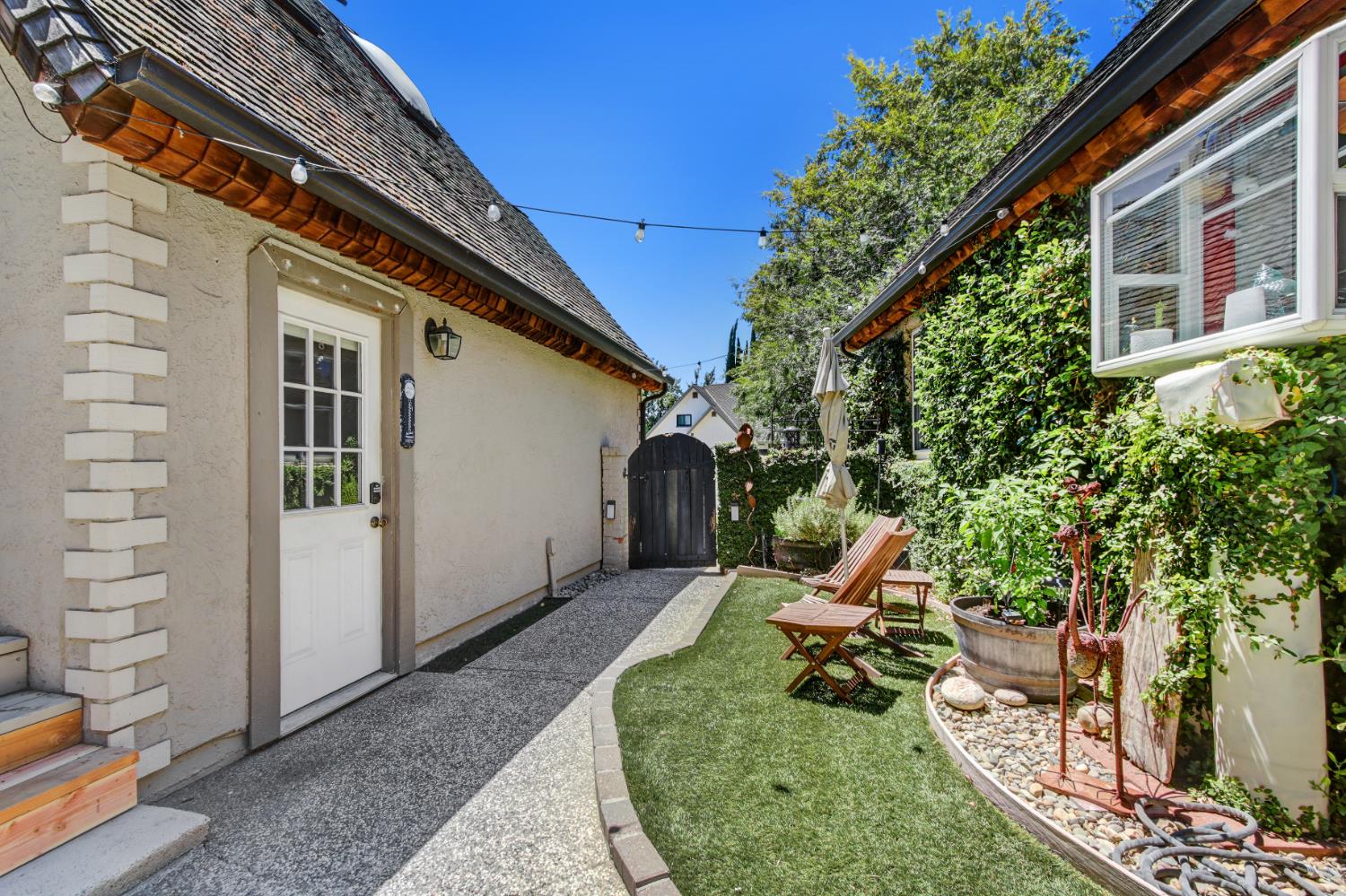 3006 Clairidge Oak Court