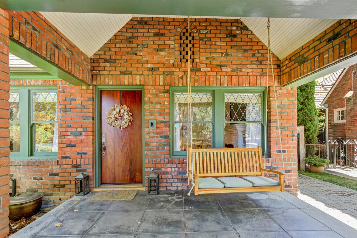 725 33rd Street