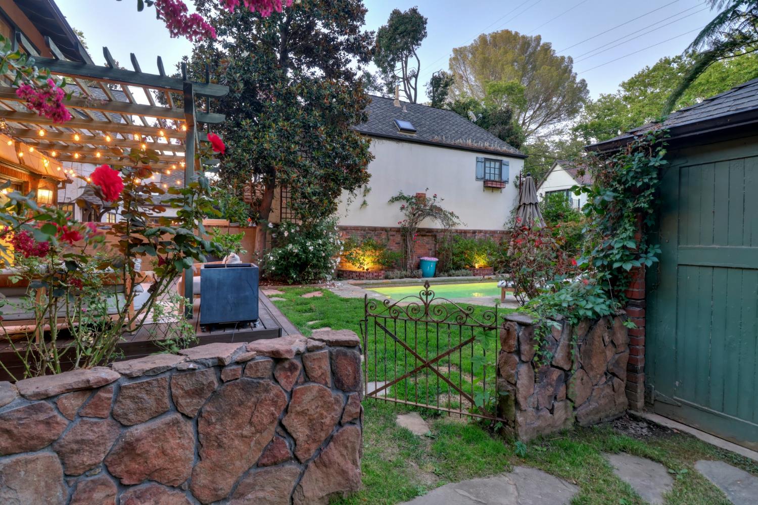725 33rd Street