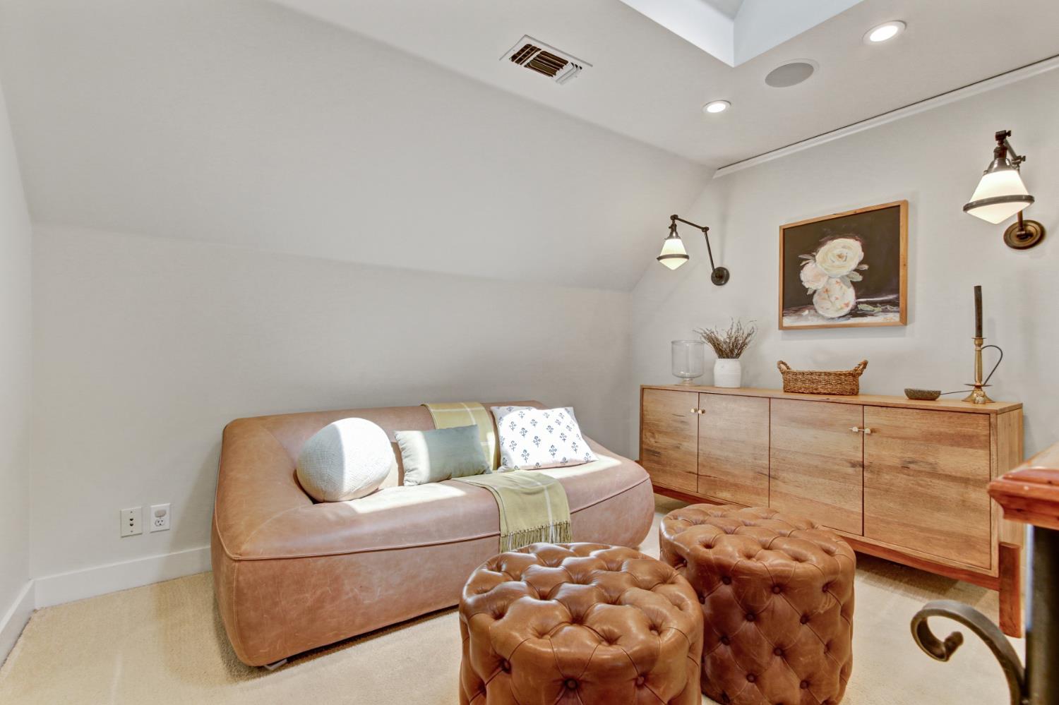 725 33rd Street