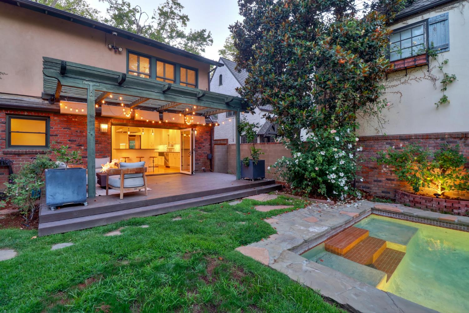 725 33rd Street