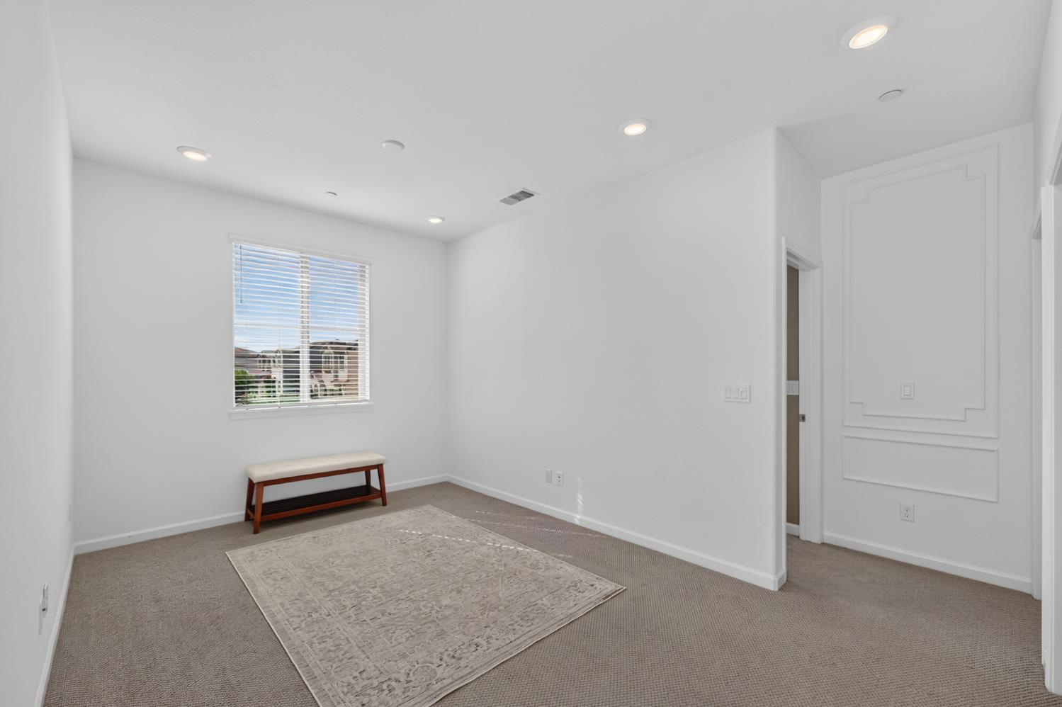 3863 Ivan Way