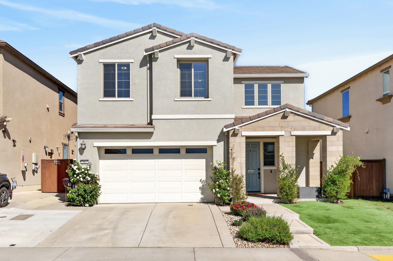 3863 Ivan Way