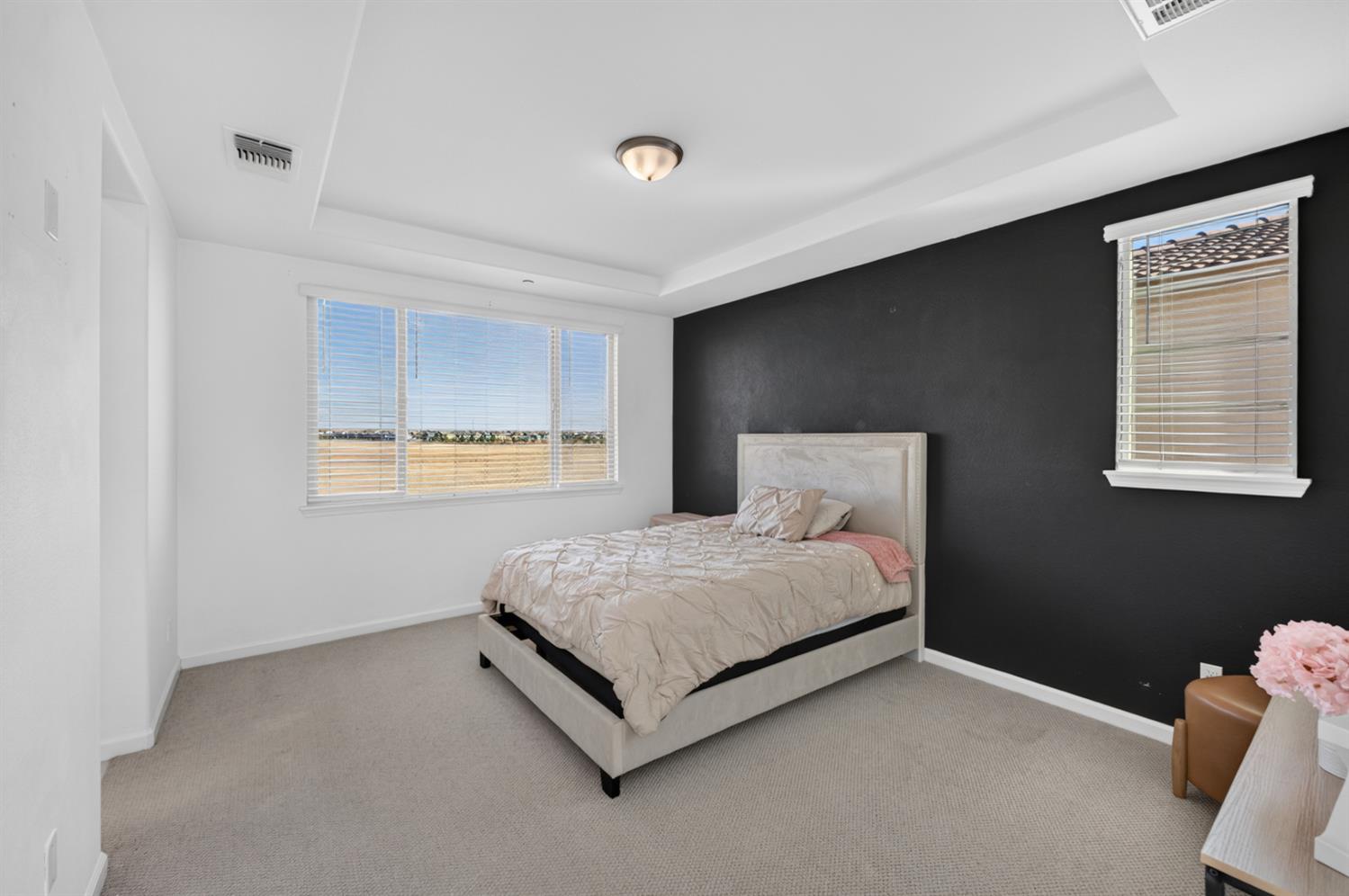 3863 Ivan Way