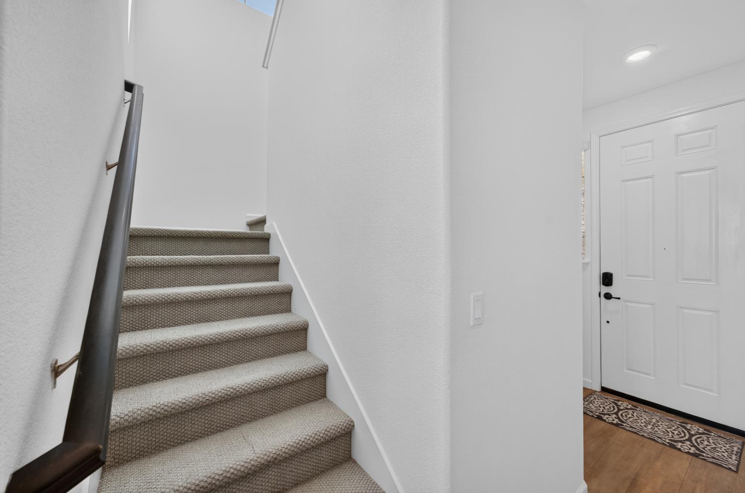 3863 Ivan Way