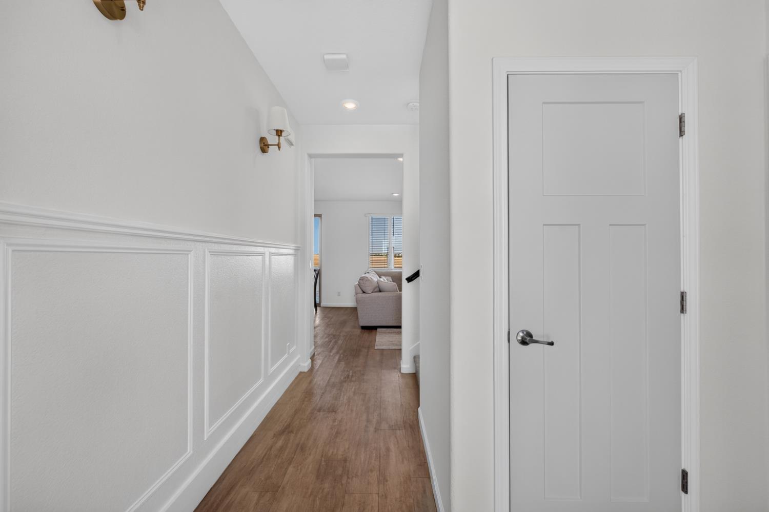 3863 Ivan Way