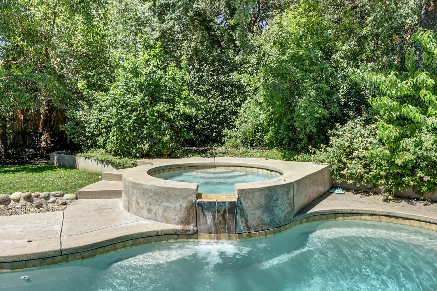 6481 Lake Park Drive