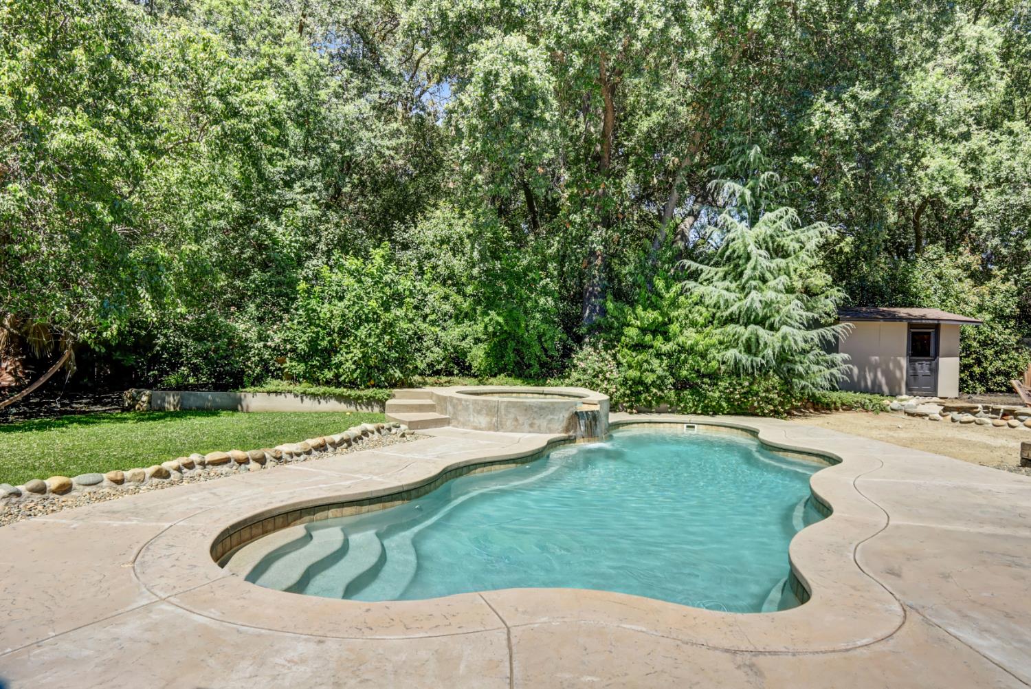 6481 Lake Park Drive