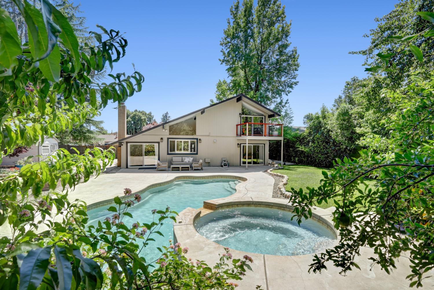 6481 Lake Park Drive