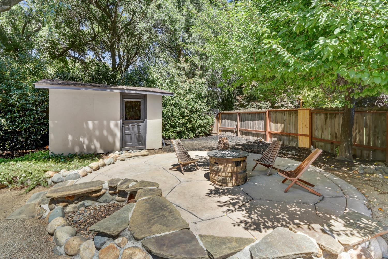 6481 Lake Park Drive