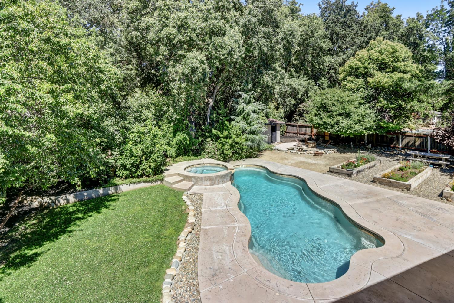 6481 Lake Park Drive