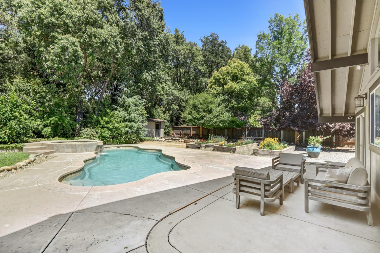 6481 Lake Park Drive