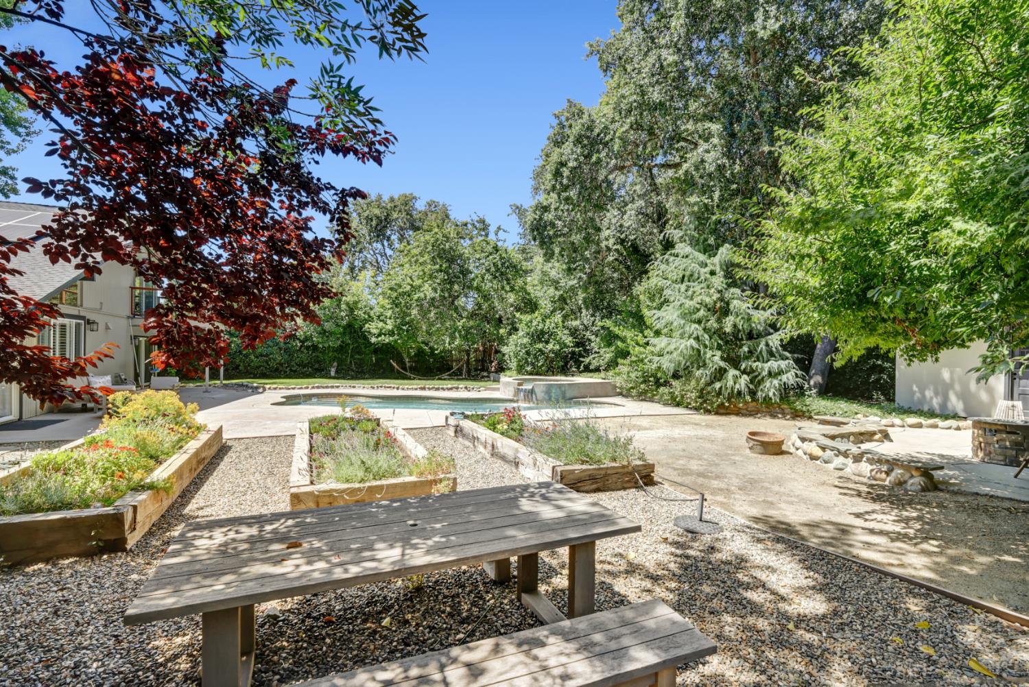 6481 Lake Park Drive