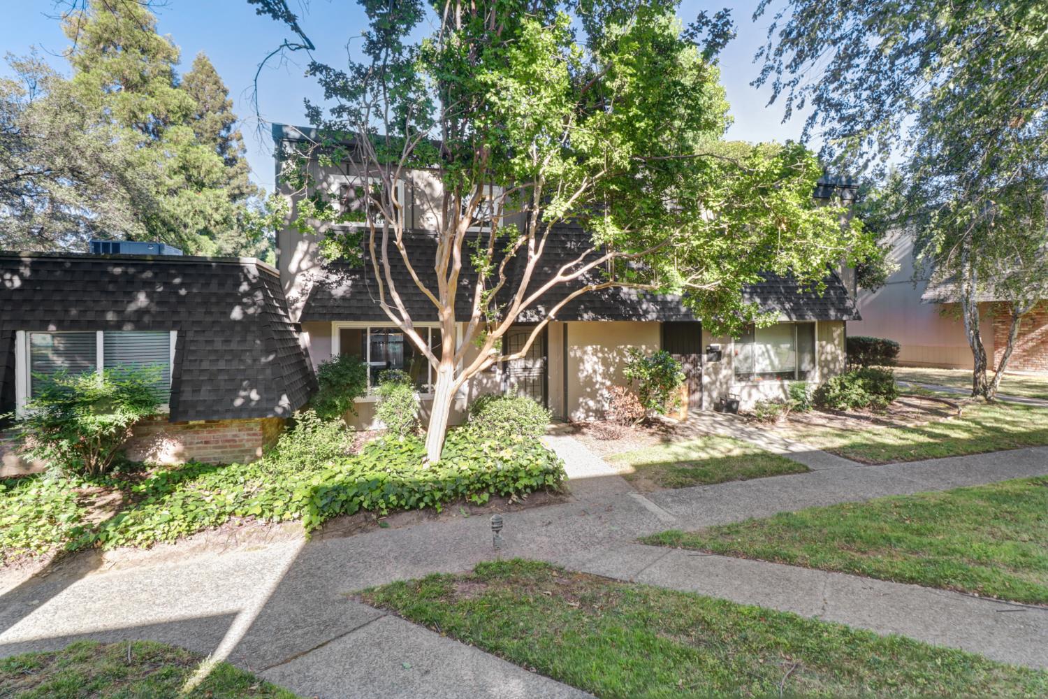 7468 Fairway Two Avenue