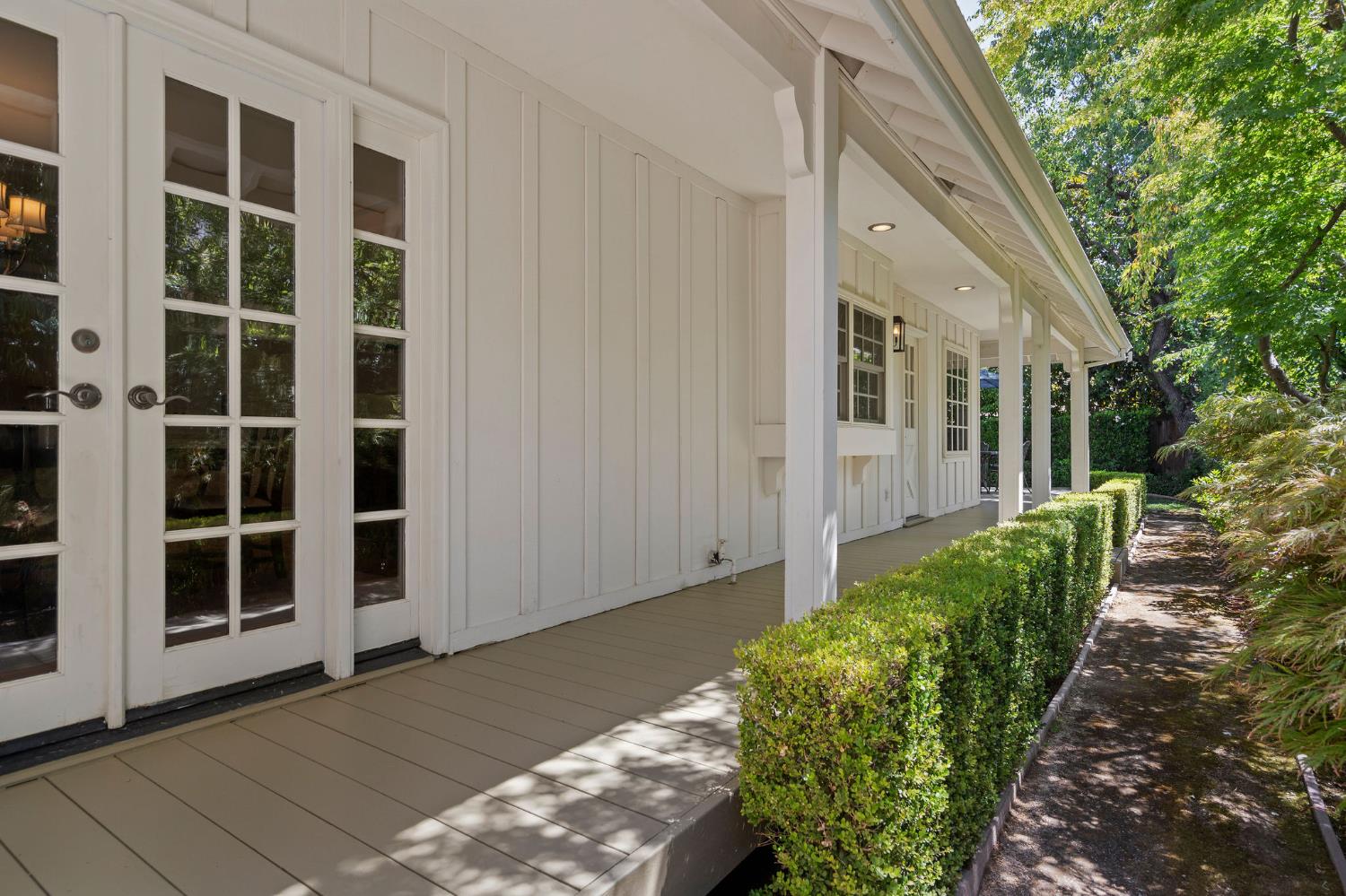 1059 Wilhaggin Park Lane