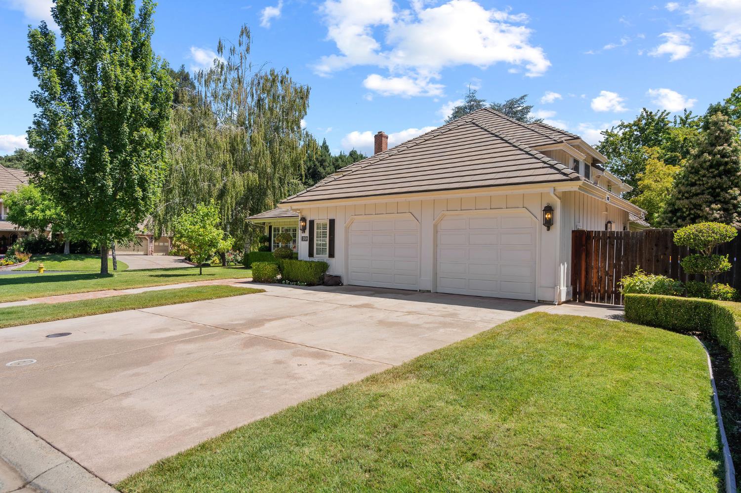 1059 Wilhaggin Park Lane