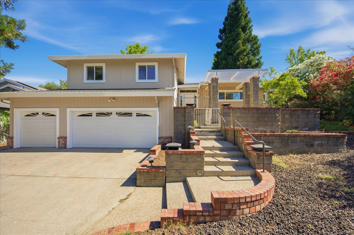 18514 Lake Forest Drive