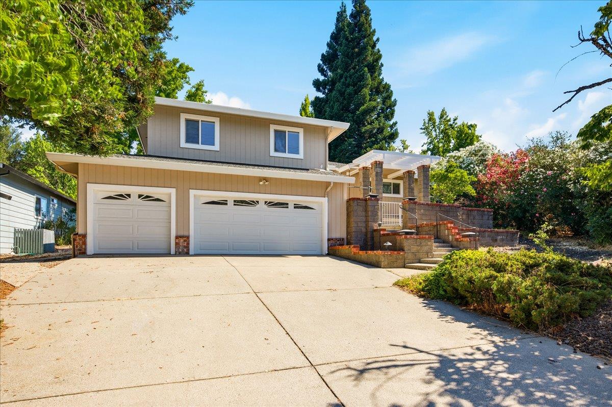 18514 Lake Forest Drive