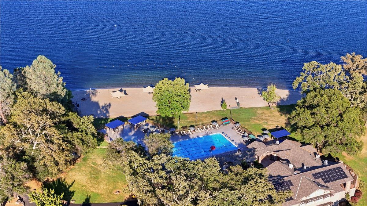 18514 Lake Forest Drive
